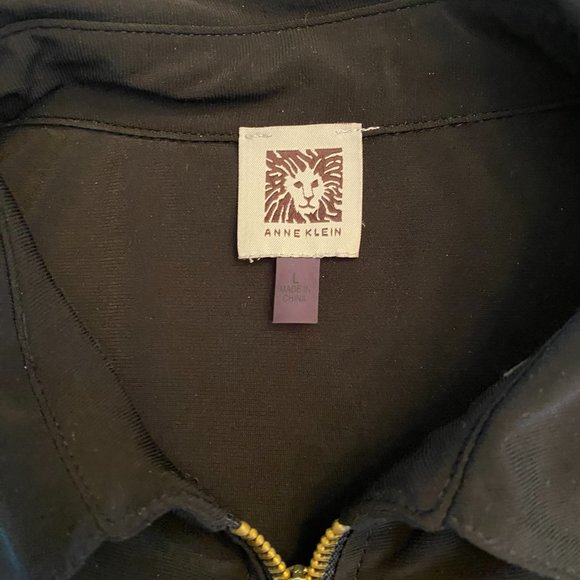 Black Sleeveless Collar Shirt with Brass Zipper - Picture 3 of 5